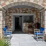 Golden Dolphin Studios&Apartments